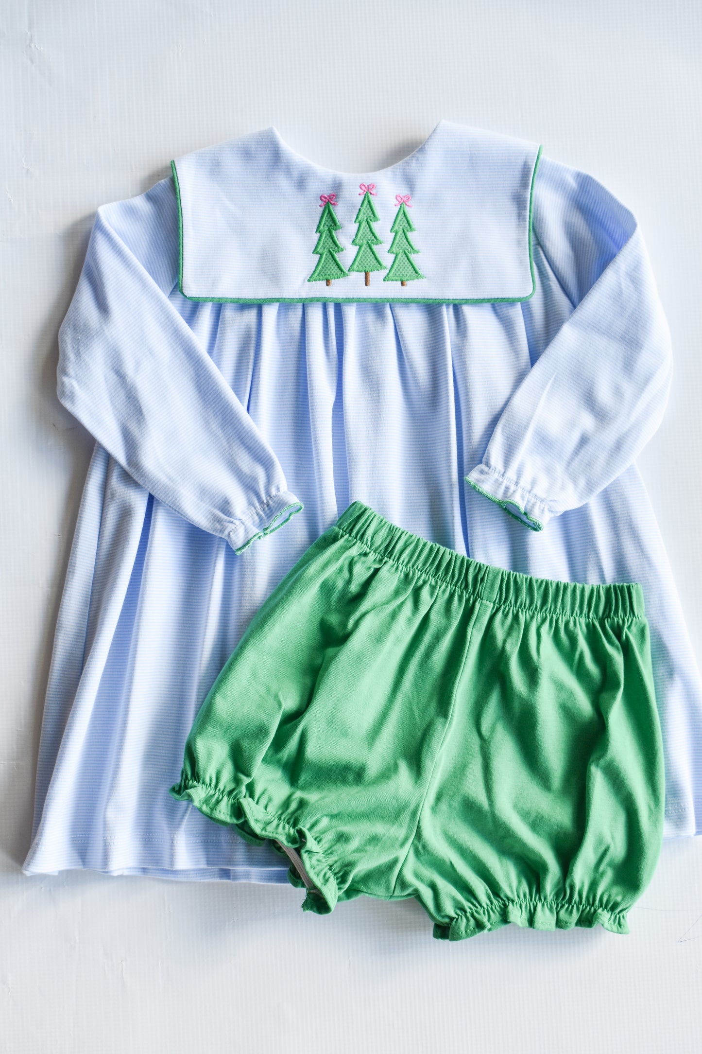 Enchanted Evergreens Float Bloomer Set