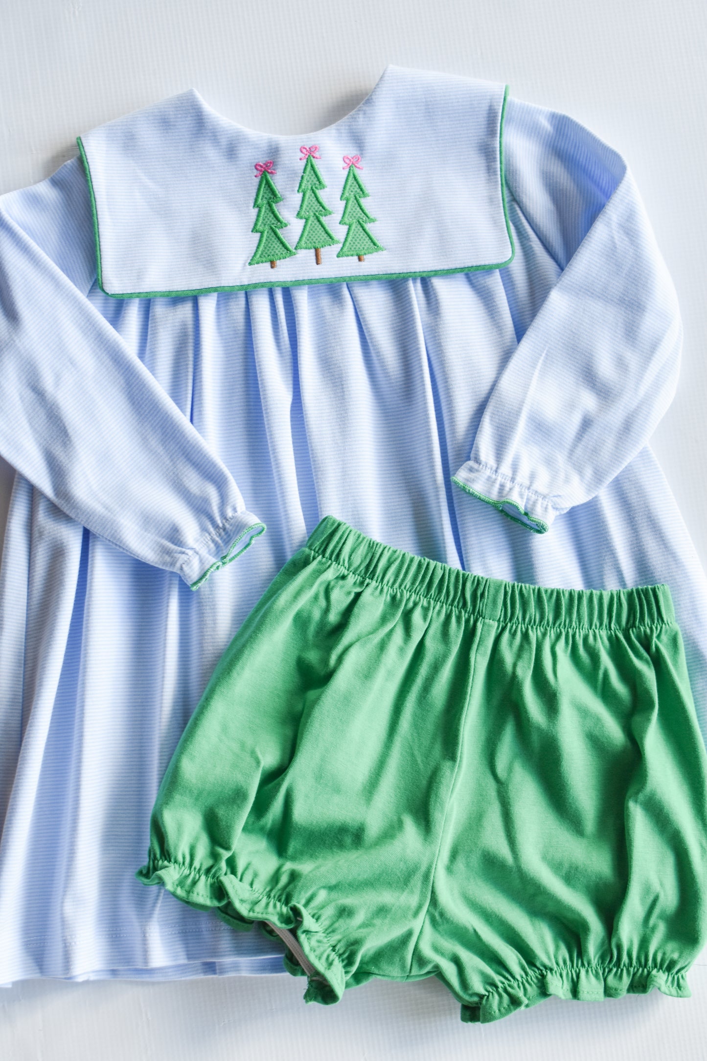 Enchanted Evergreens Float Bloomer Set