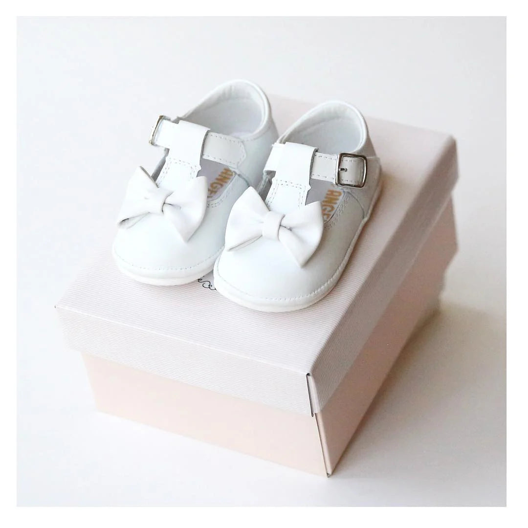 Minnie Bow Mary Jane-White