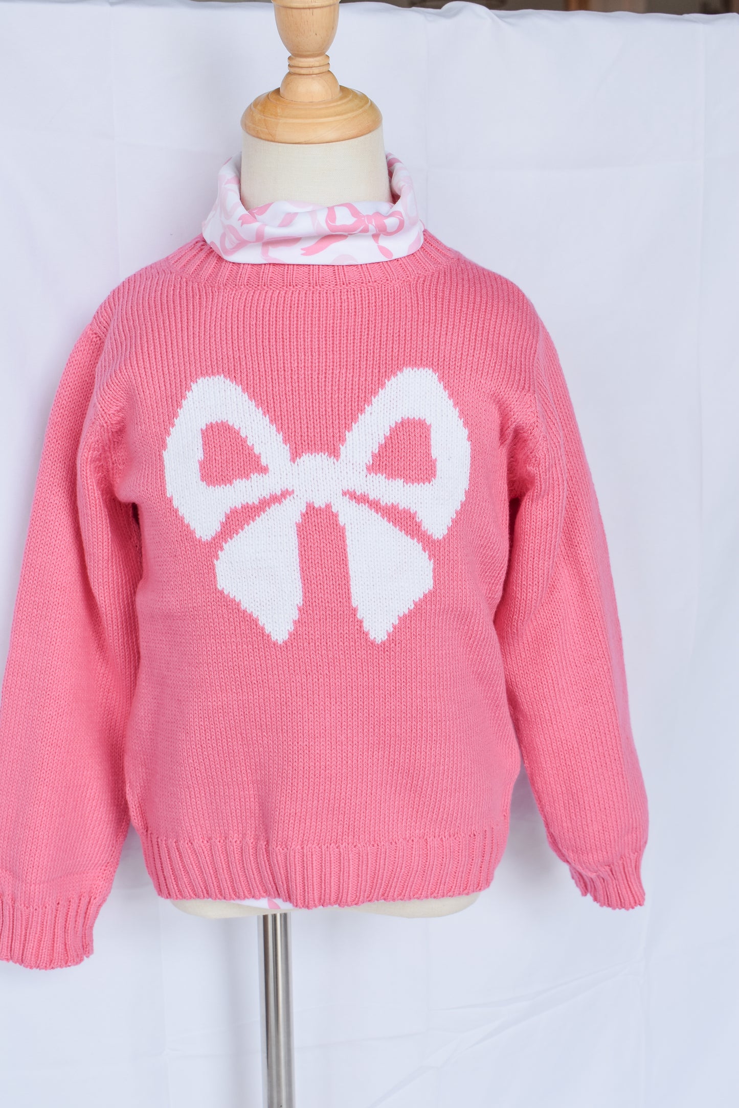 Delicate Bow Intarsia Sweater