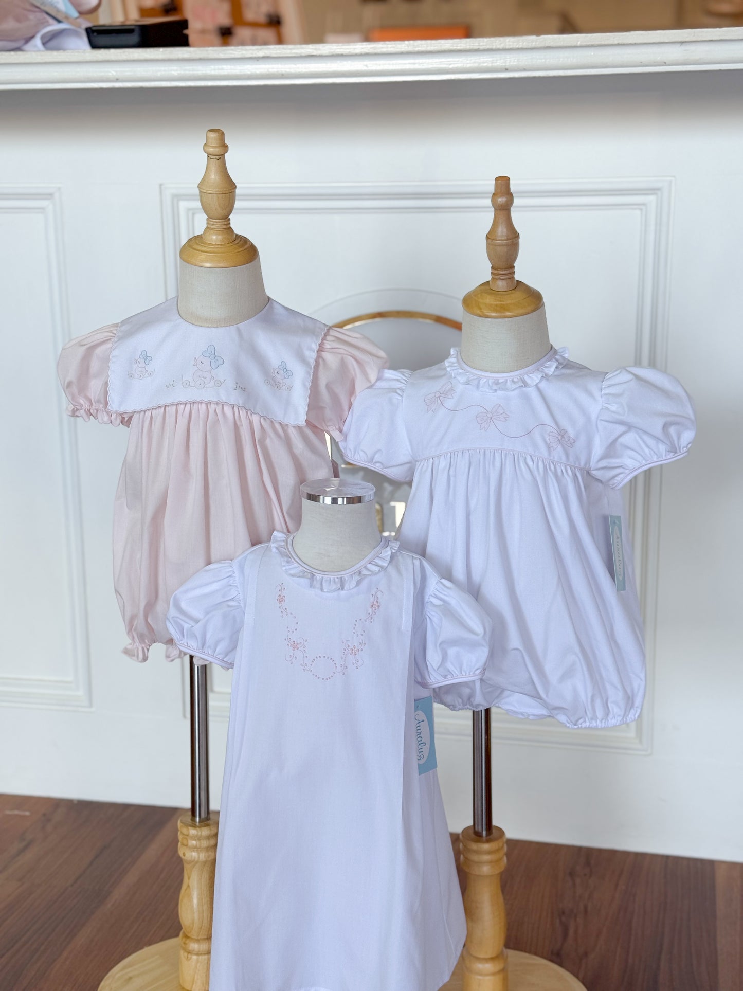 Bows and Chicks Scalloped Apron Bubble
