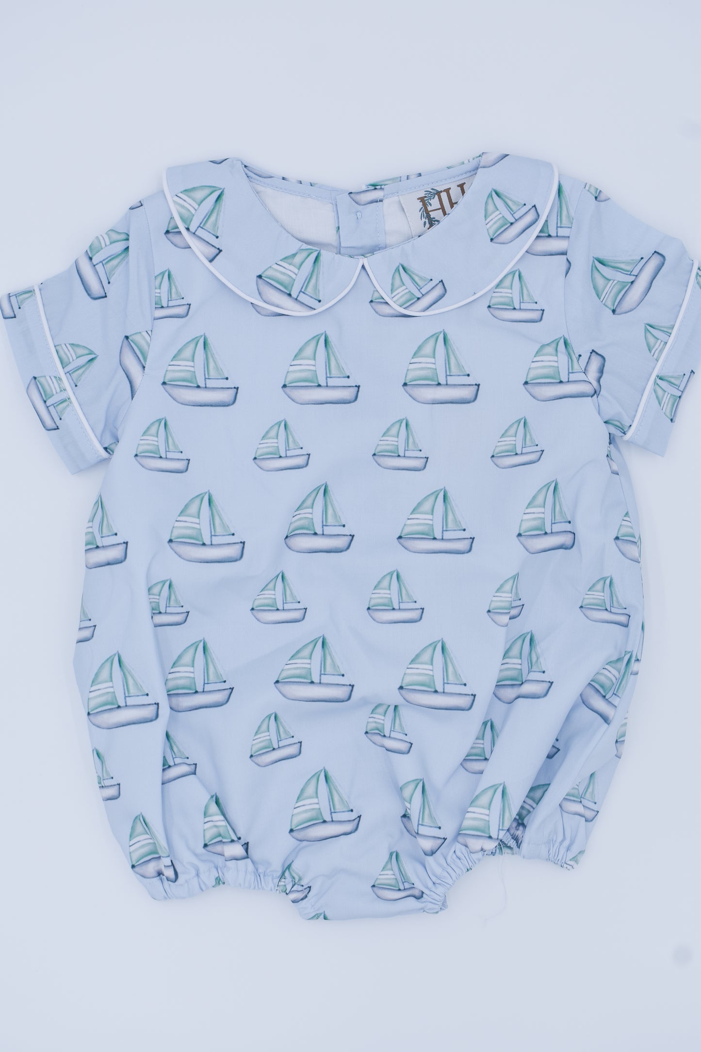 Seaside Sailboats Collared Bubble