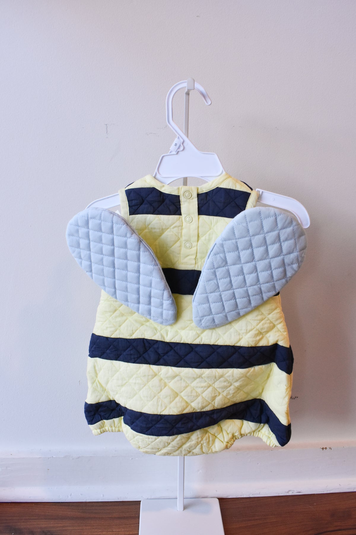 Happy Halloween Costume: Bubble Bee Bubble