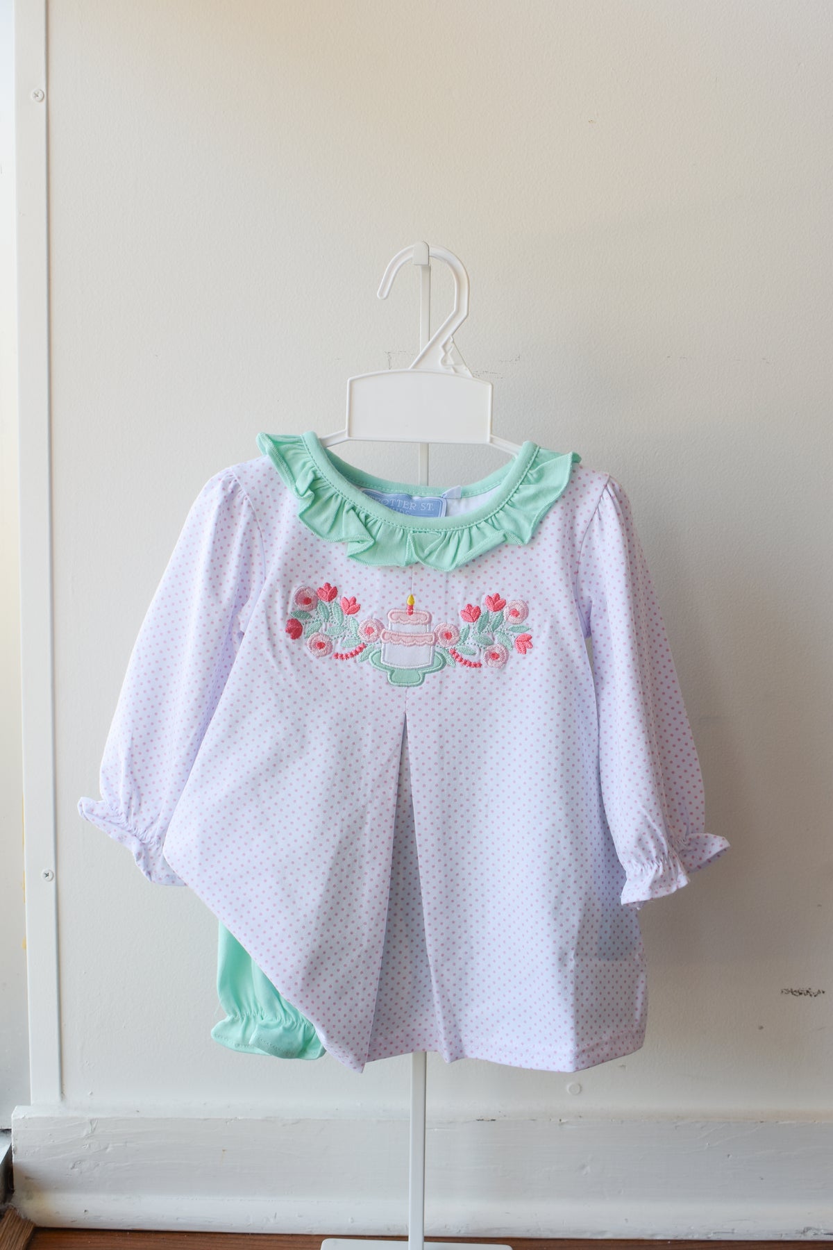 Birthday Ruffle Knit Bloomer Set