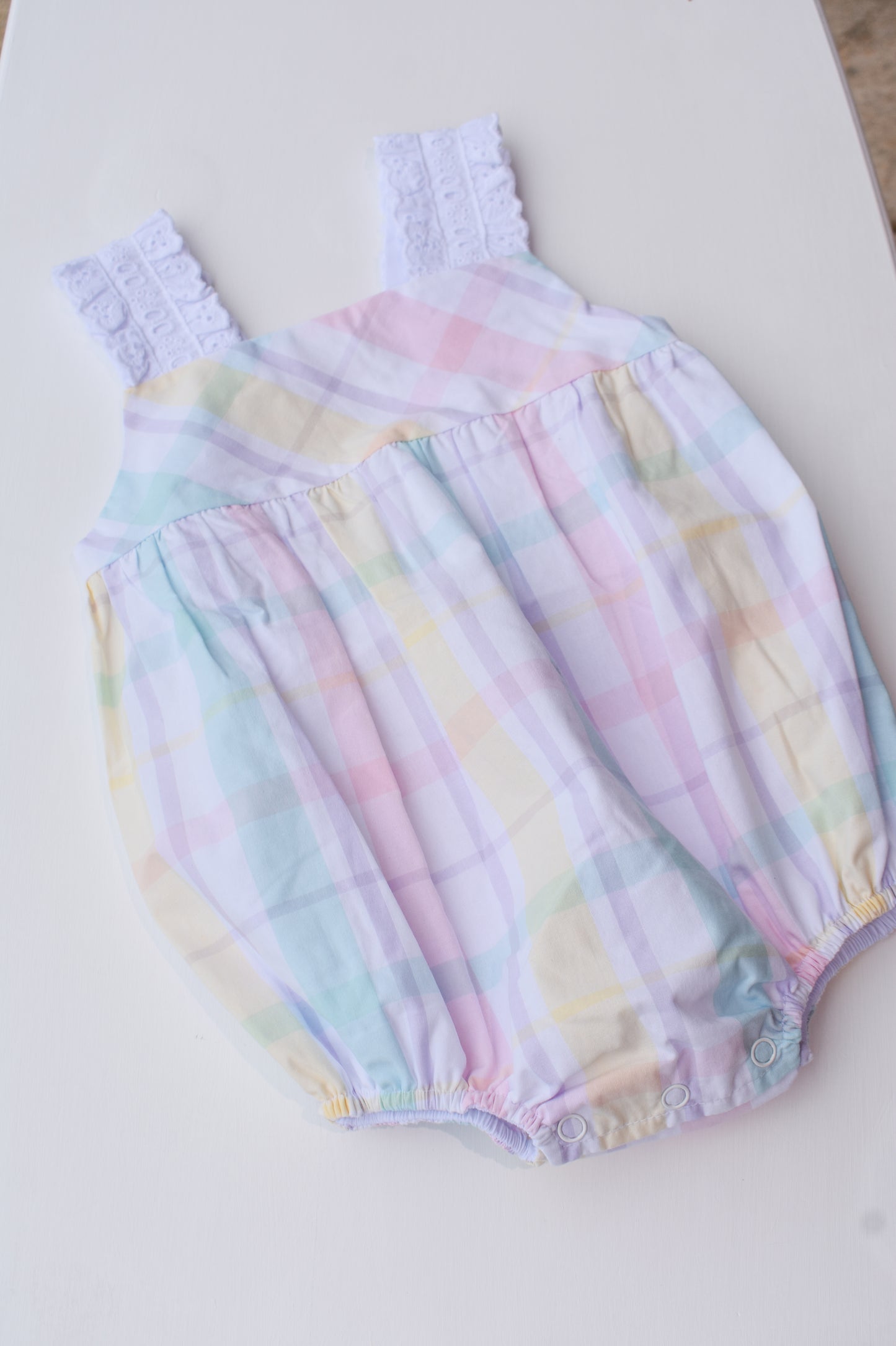 Babs Bubble-Brunch Plate Plaid