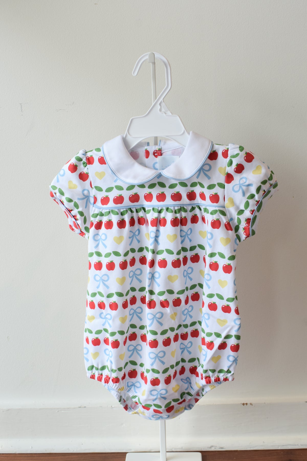 Short Sleeve Evelyn Bubble-Apple Days