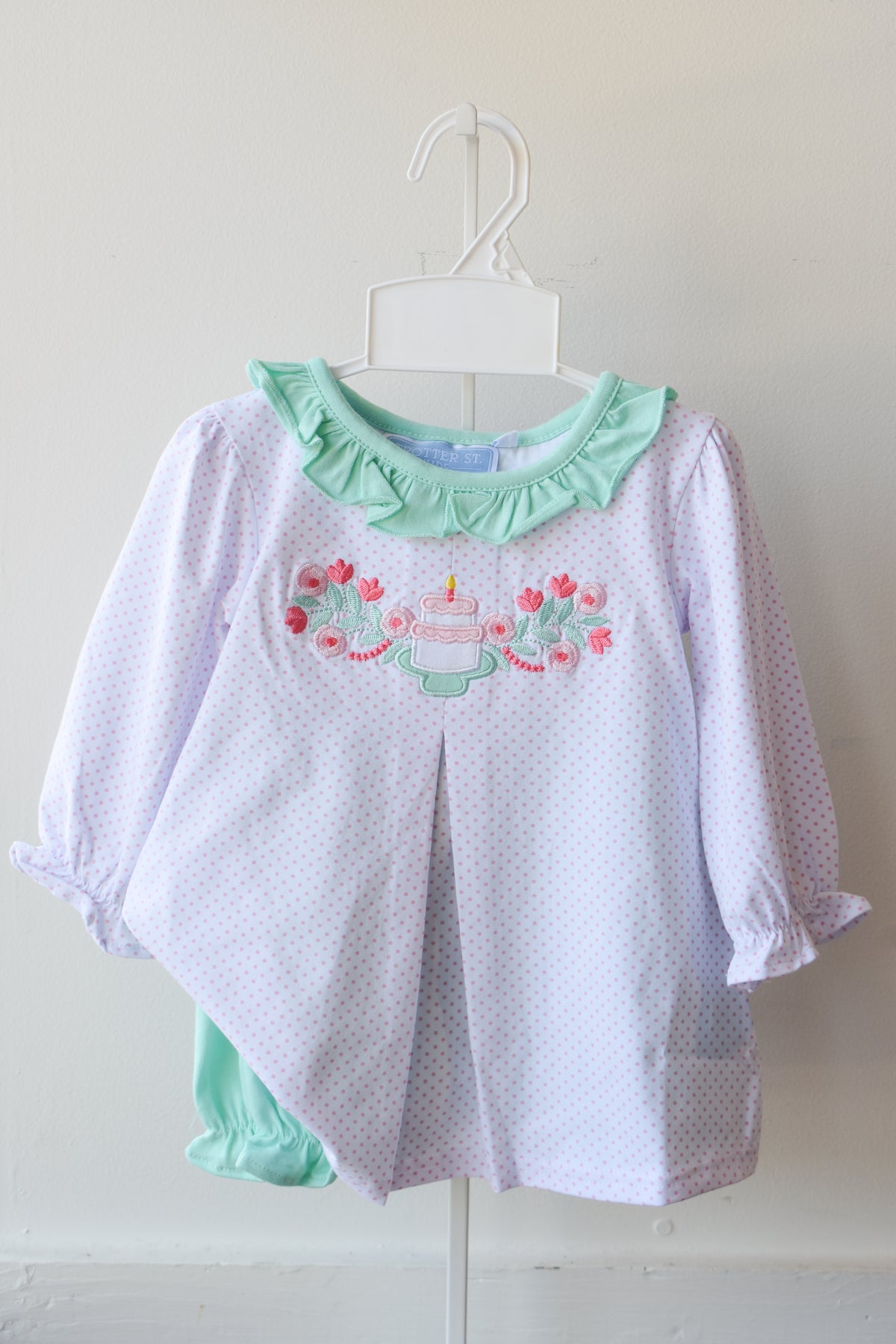 Birthday Ruffle Knit Bloomer Set