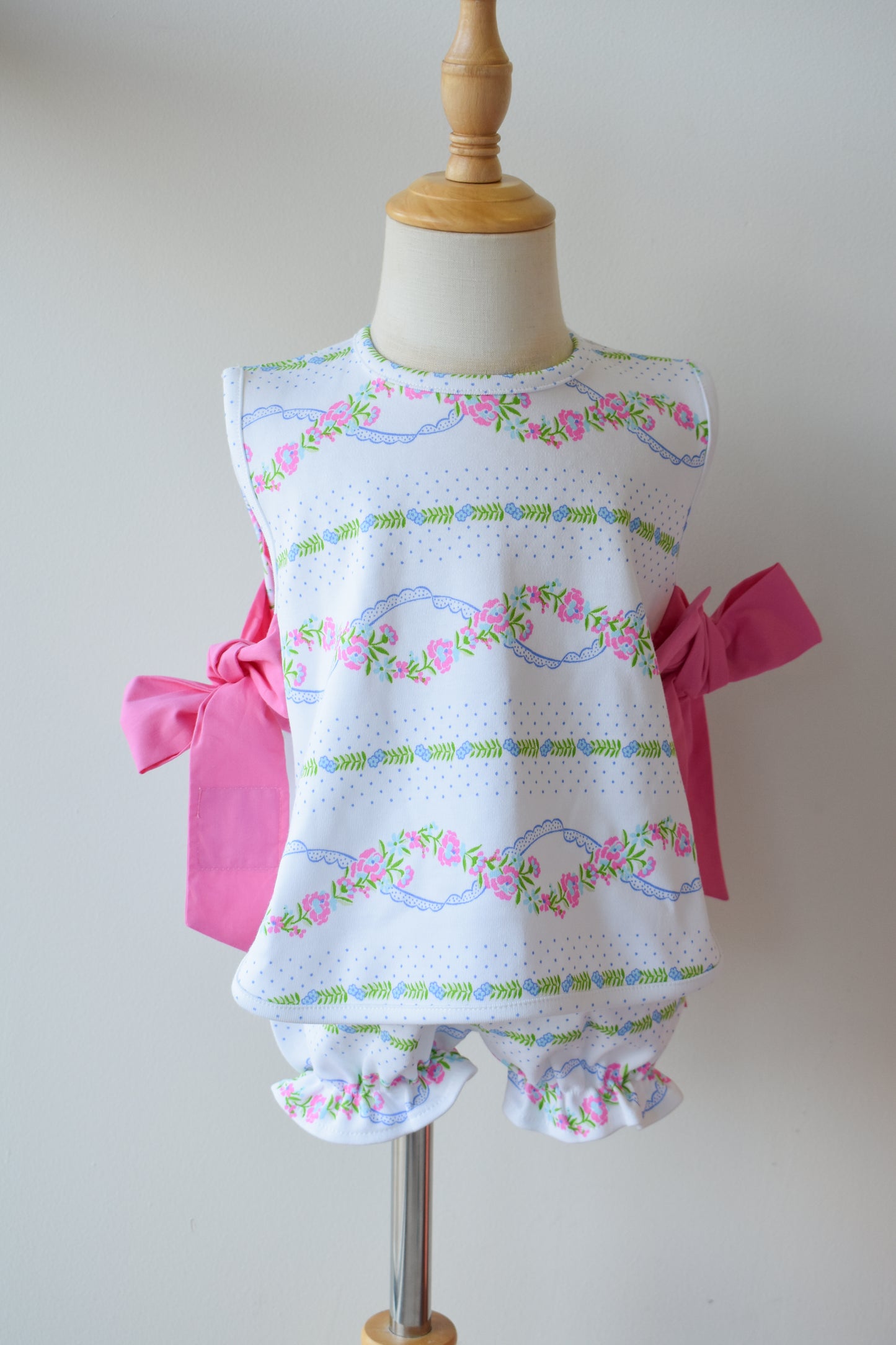 Talbott Tie Side Knit Set-Garrison Garlands