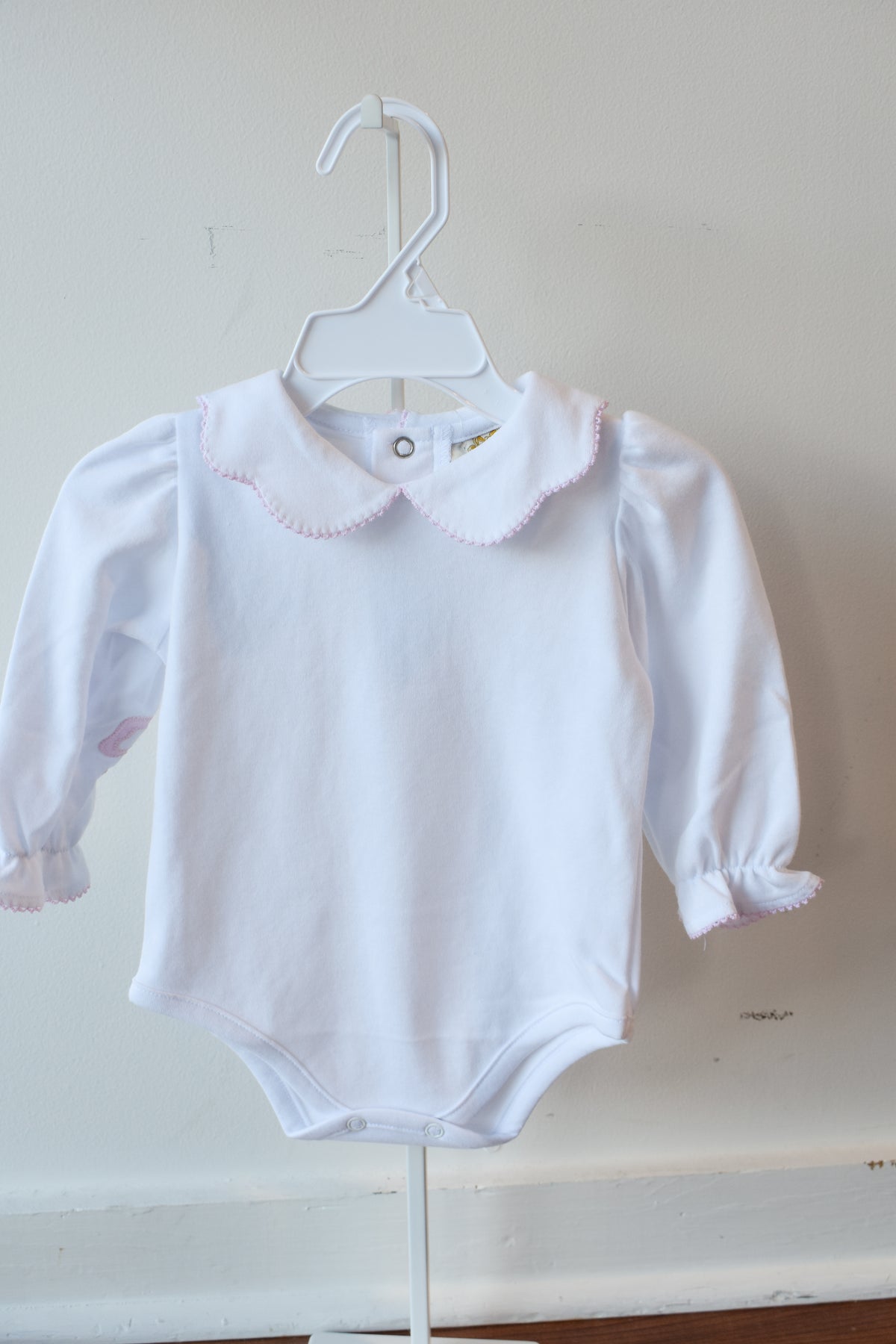 Emma’s Elbow Top-White/Palm Beach Pink
