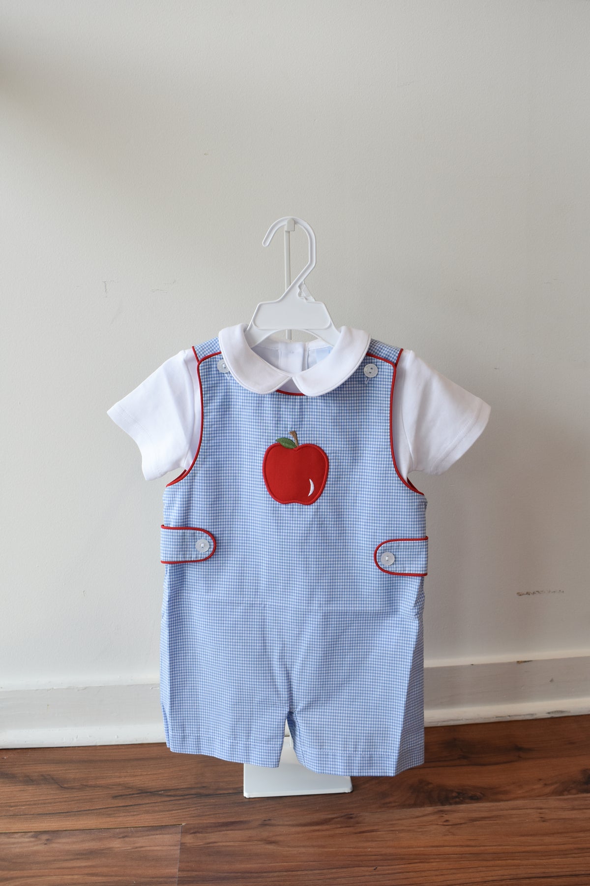 Apple Applique Button Tab Jon Jon