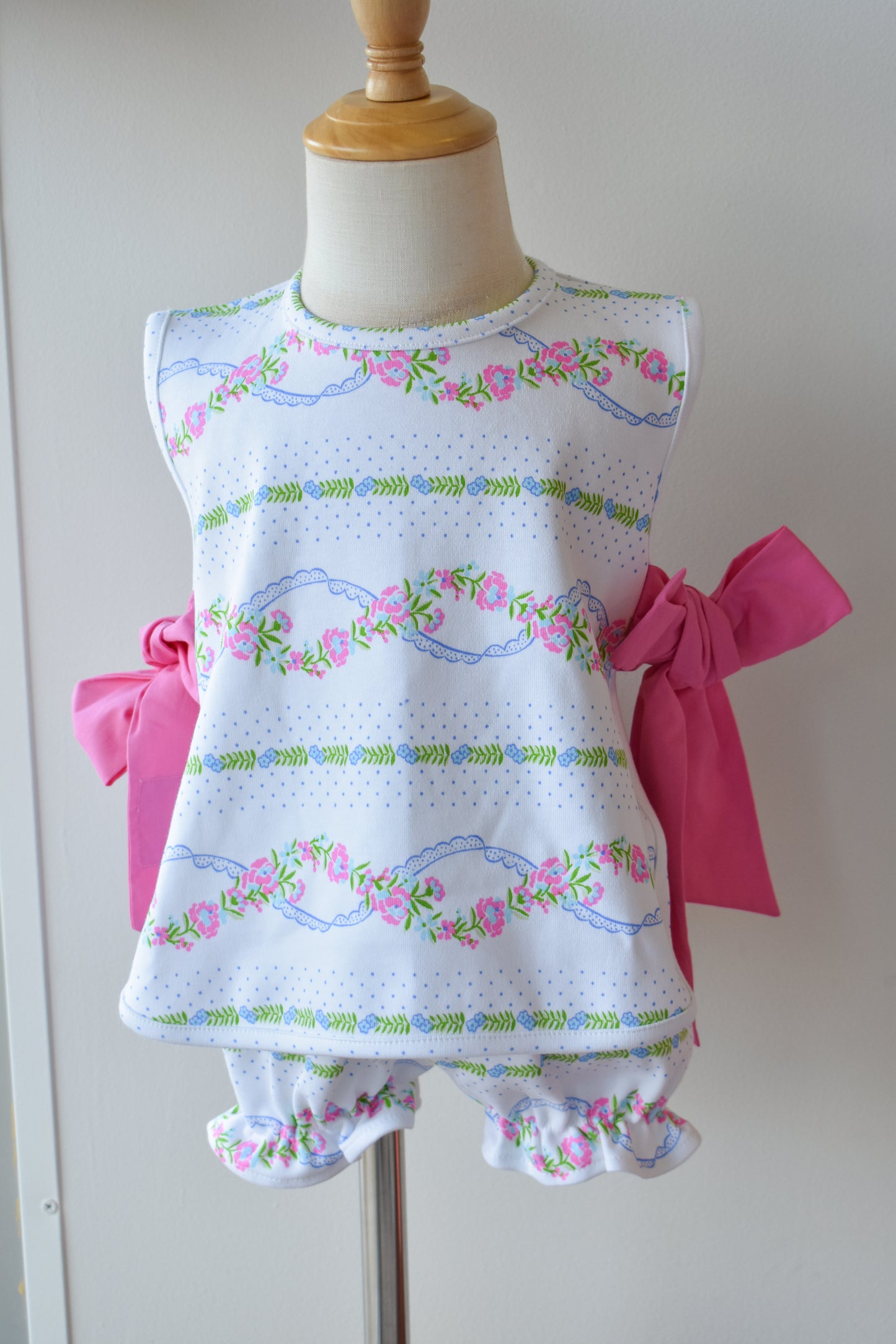 Talbott Tie Side Knit Set-Garrison Garlands