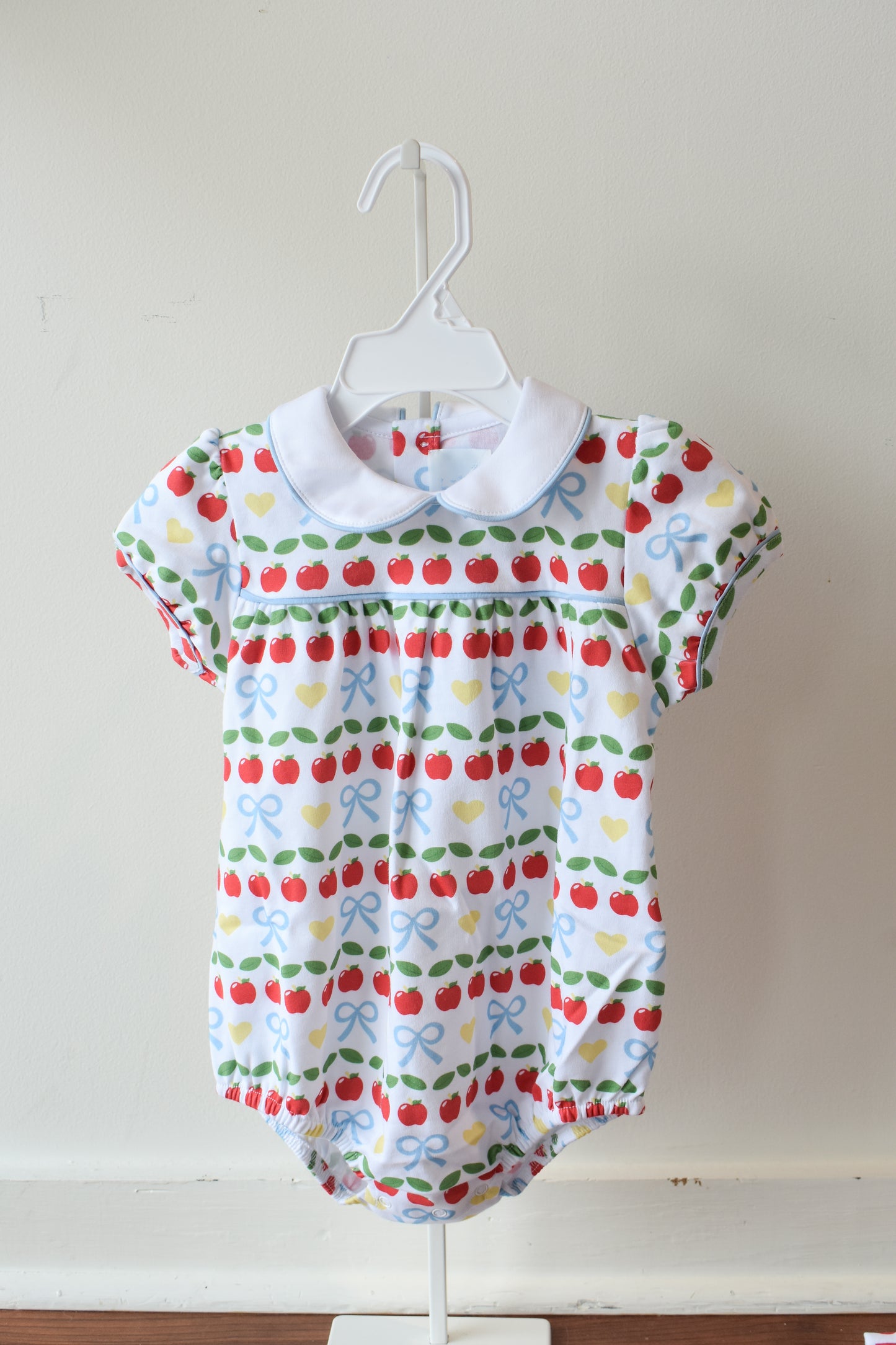 Short Sleeve Evelyn Bubble-Apple Days