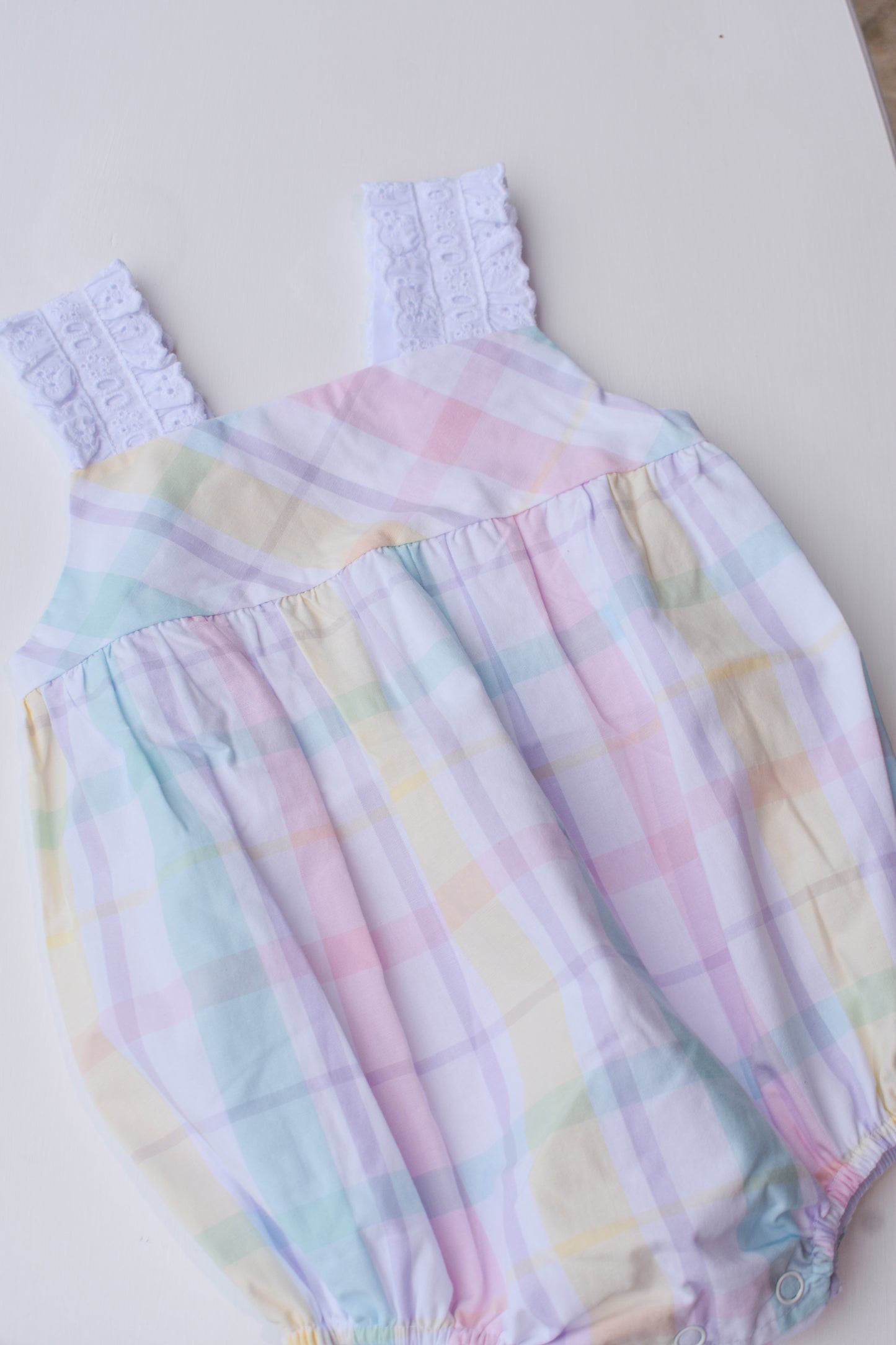 Babs Bubble-Brunch Plate Plaid