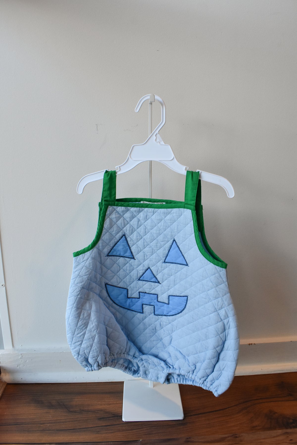 Happy Halloween Costume: Jack-O’-Lantern Boy Bubble