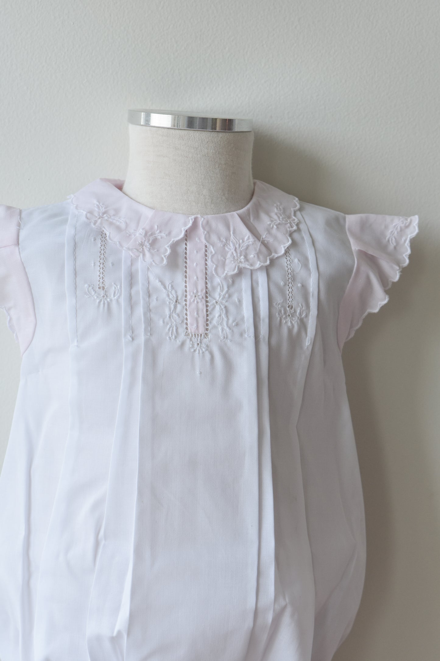 Vintage Fly Sleeve Romper-White/Pink Trim