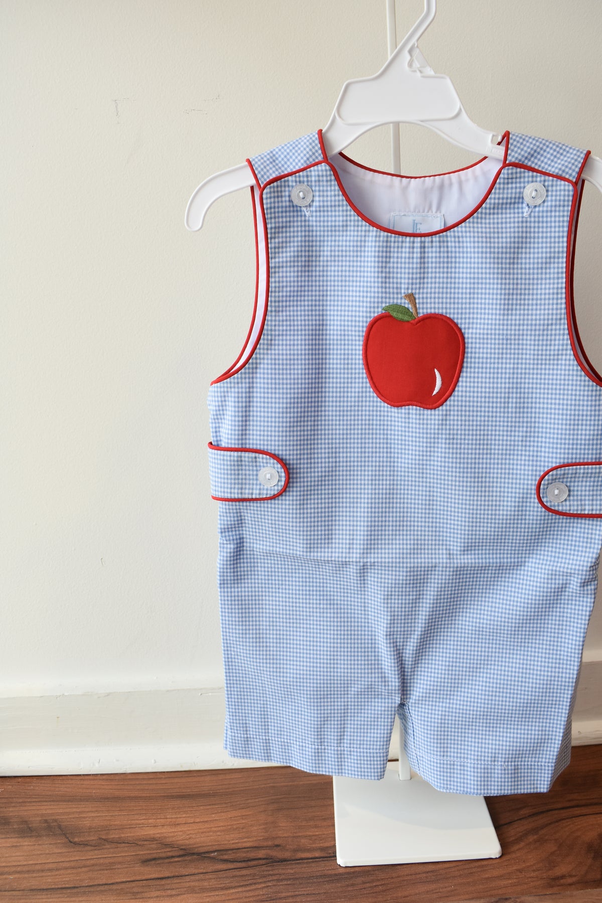Apple Applique Button Tab Jon Jon