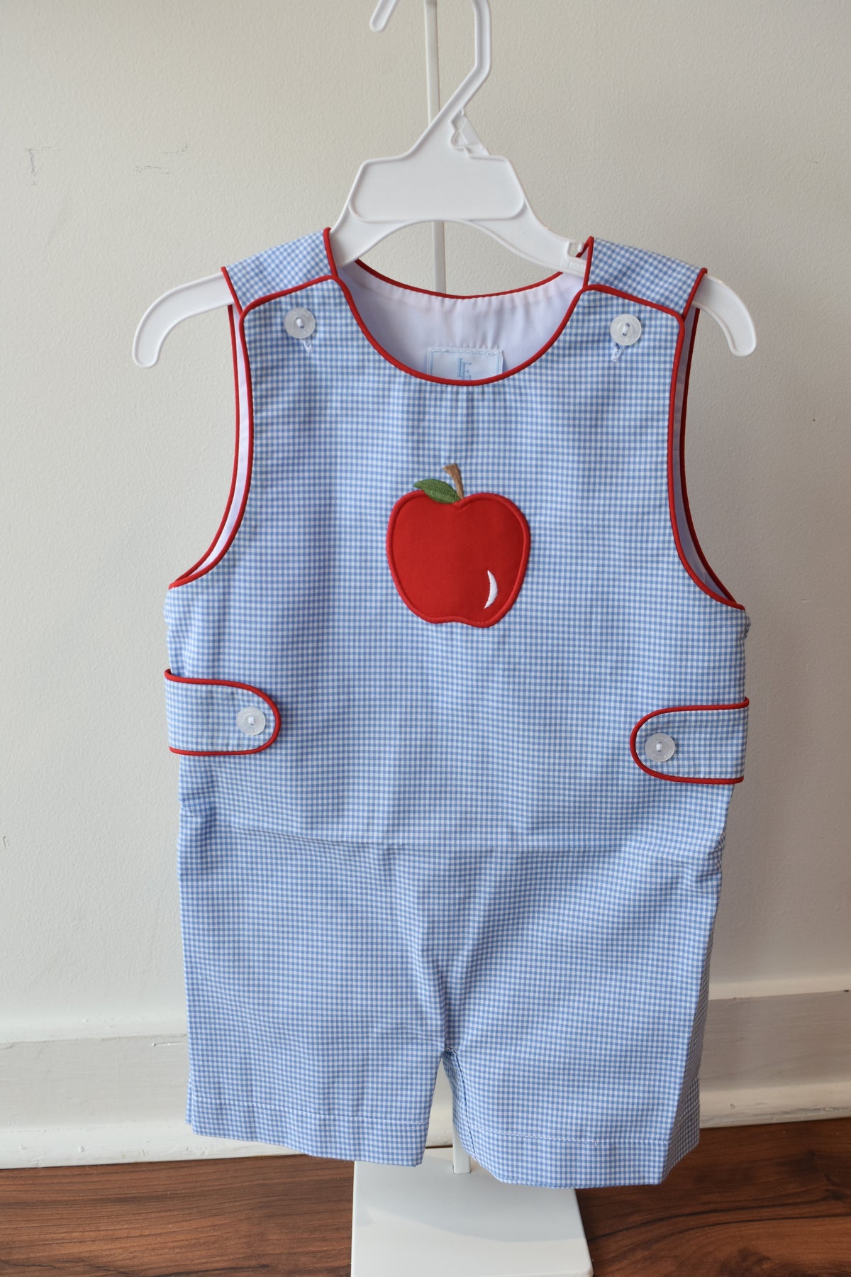 Apple Applique Button Tab Jon Jon