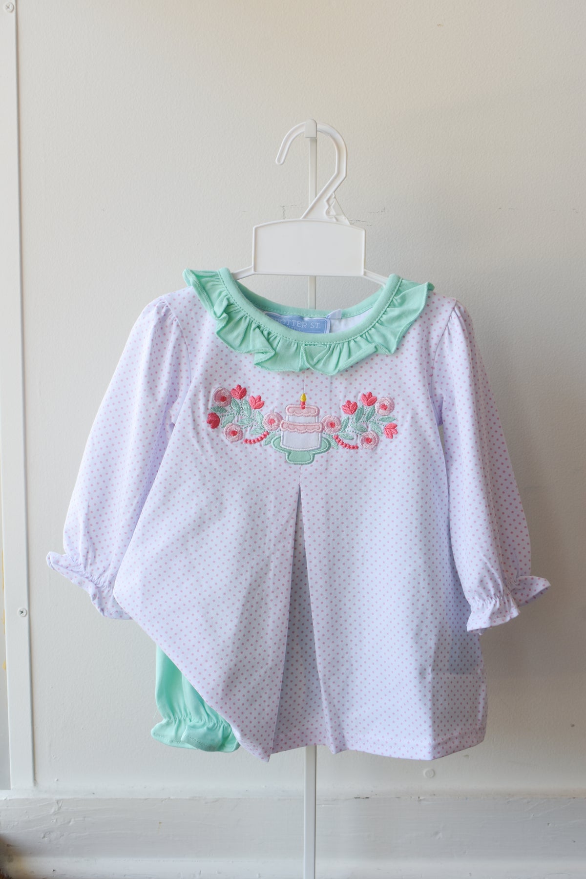 Birthday Ruffle Knit Bloomer Set