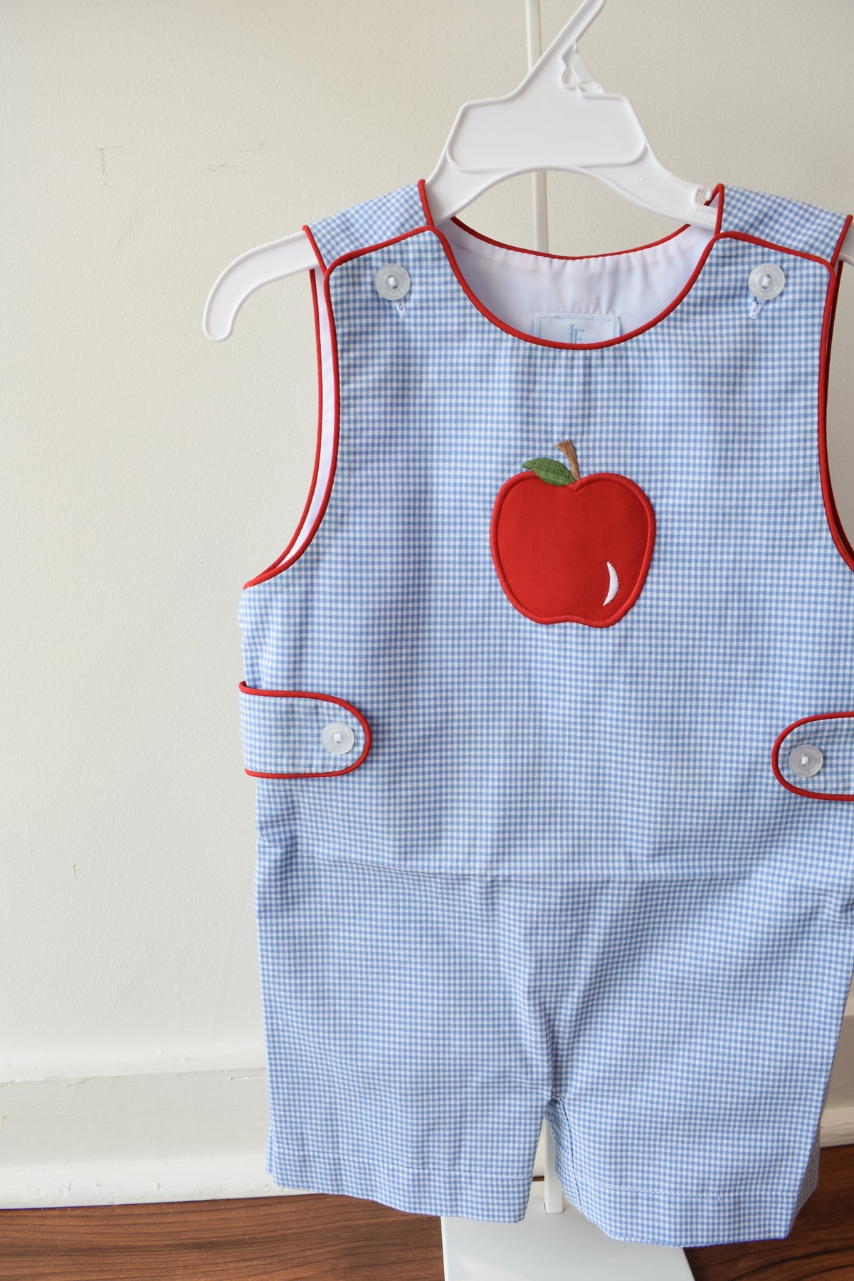 Apple Applique Button Tab Jon Jon