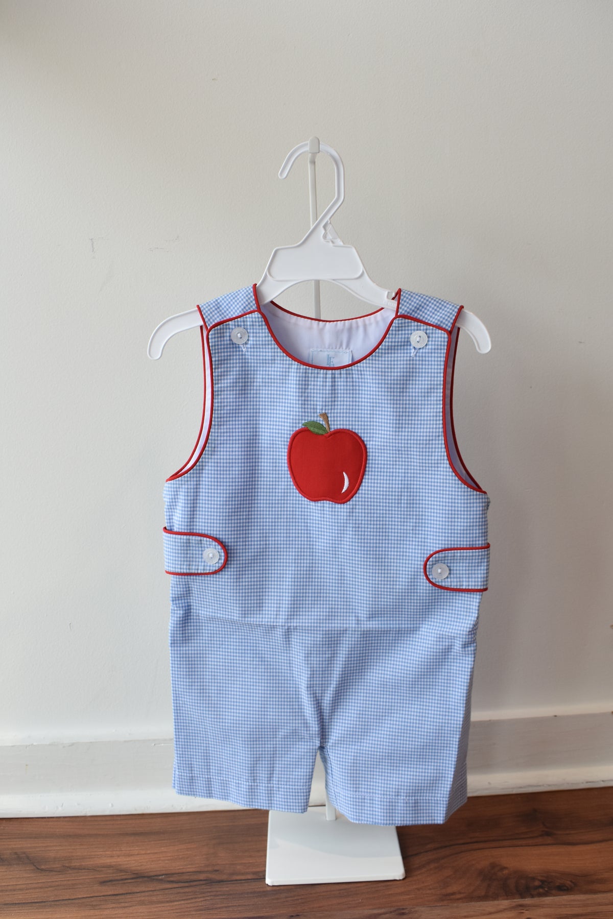 Apple Applique Button Tab Jon Jon