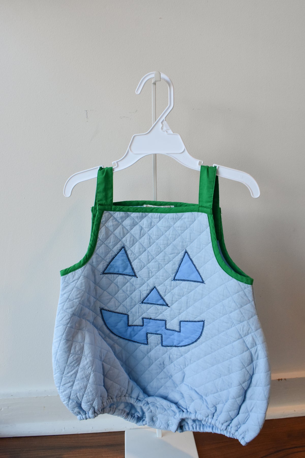 Happy Halloween Costume: Jack-O’-Lantern Boy Bubble