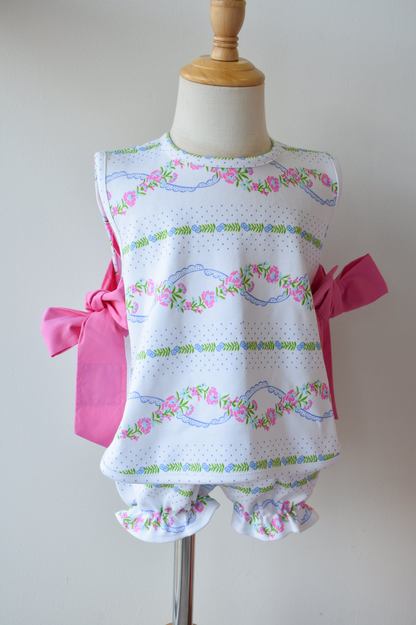 Talbott Tie Side Knit Set-Garrison Garlands