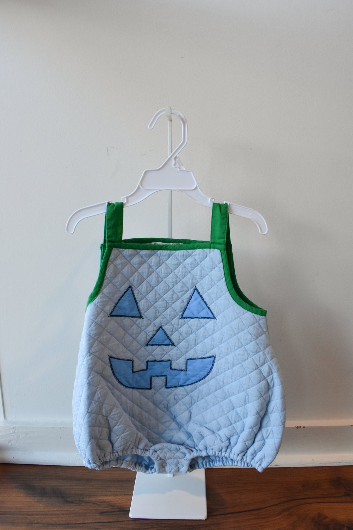 Happy Halloween Costume: Jack-O’-Lantern Boy Bubble