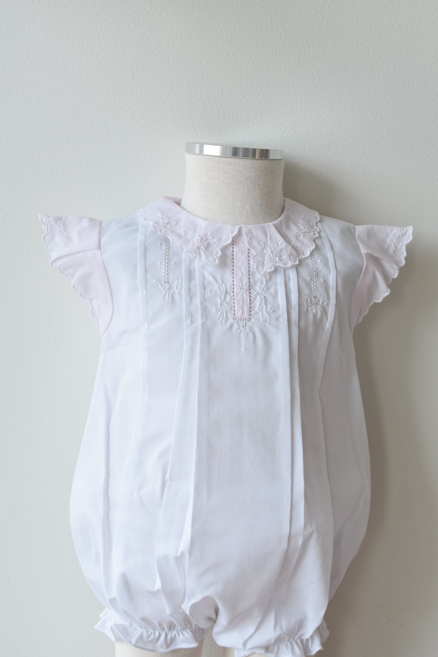 Vintage Fly Sleeve Romper-White/Pink Trim