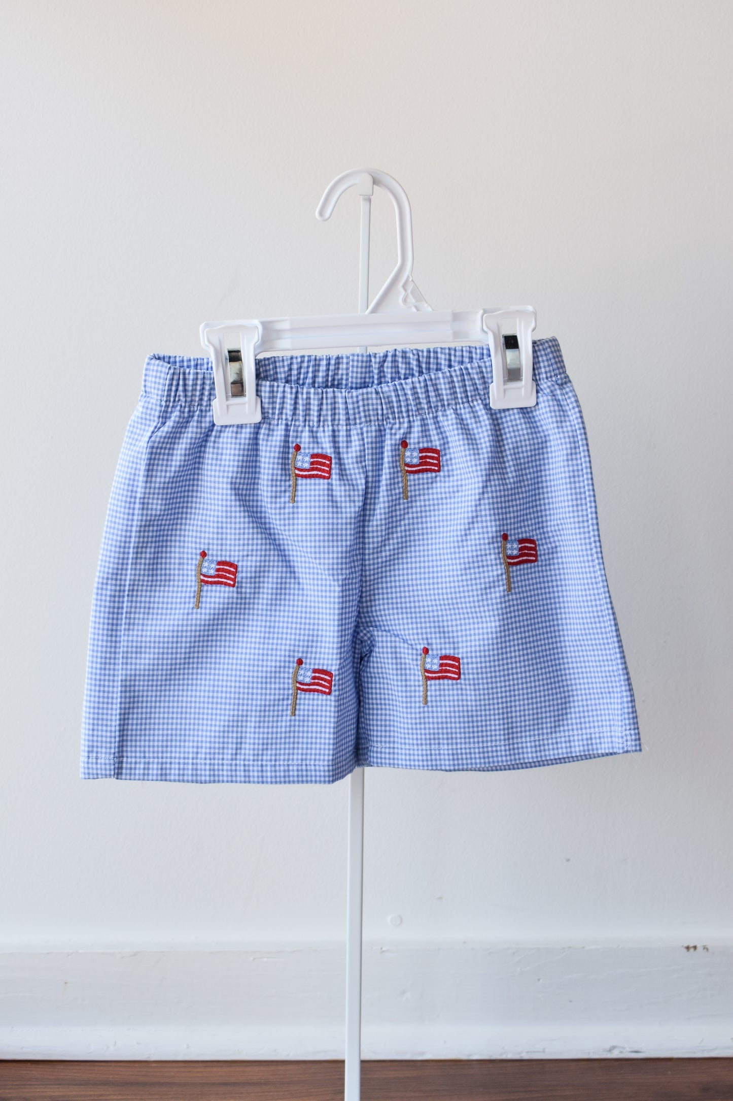 Embroidered Basic Short-Flags