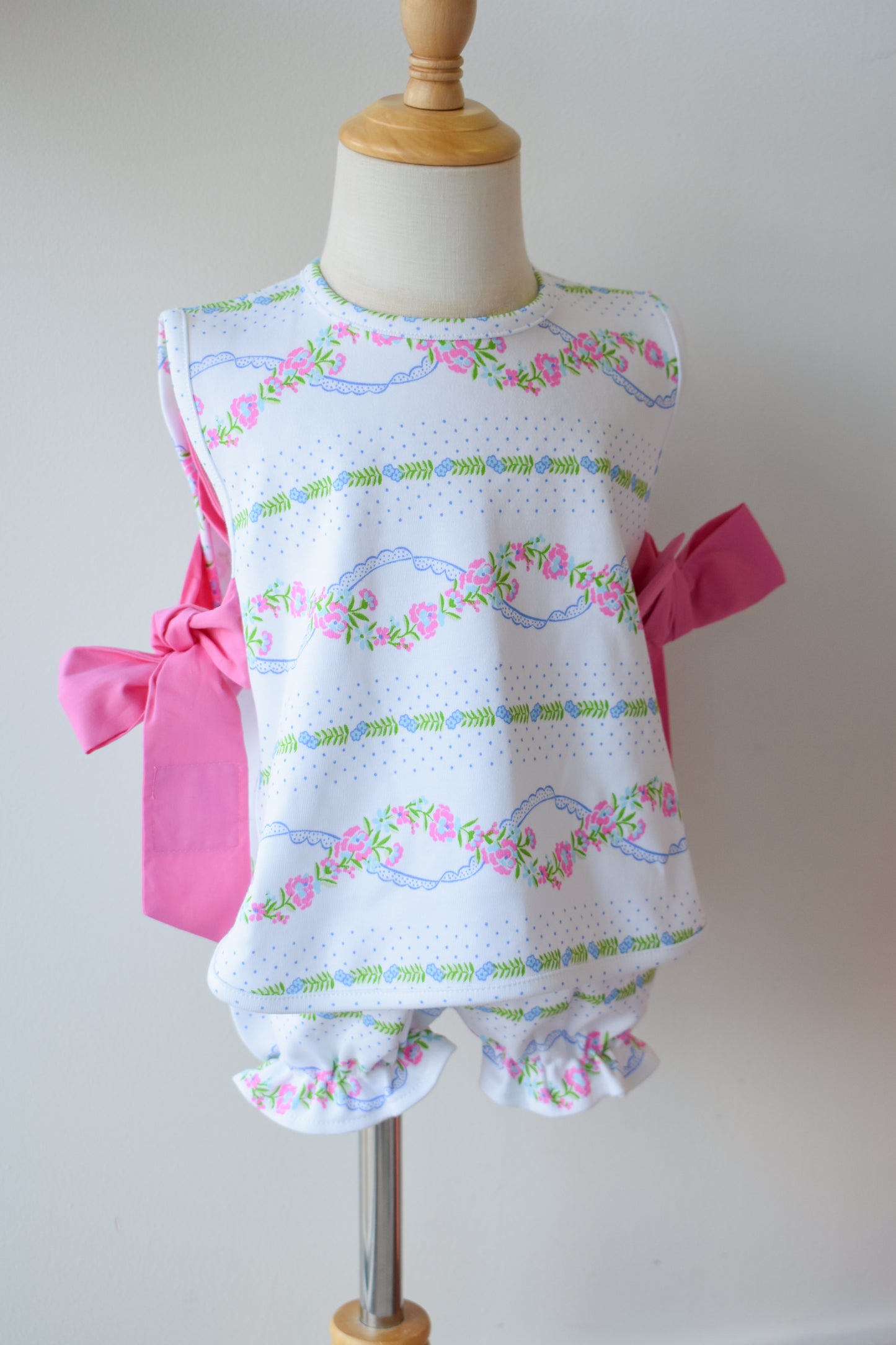 Talbott Tie Side Knit Set-Garrison Garlands