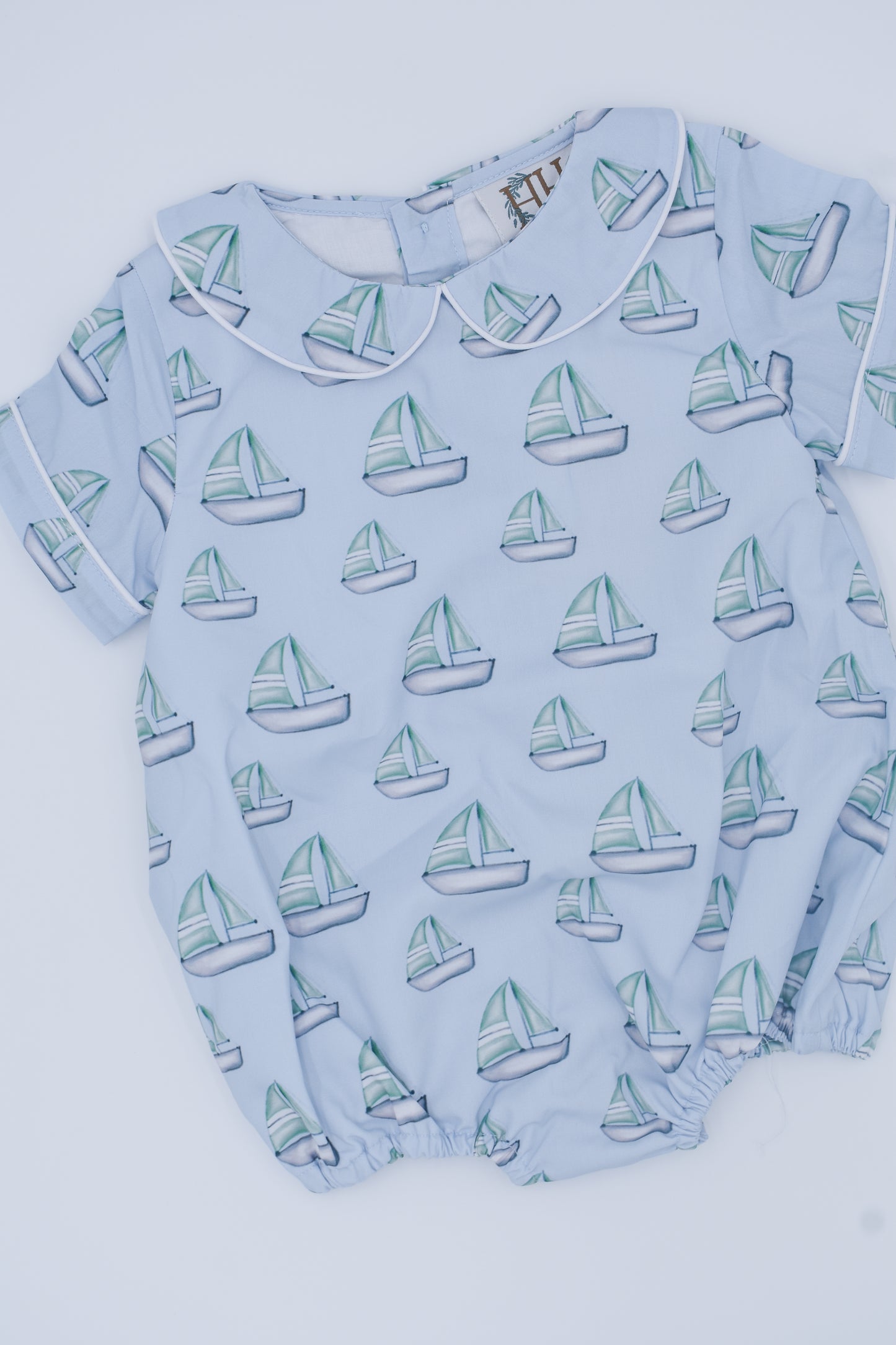 Seaside Sailboats Collared Bubble