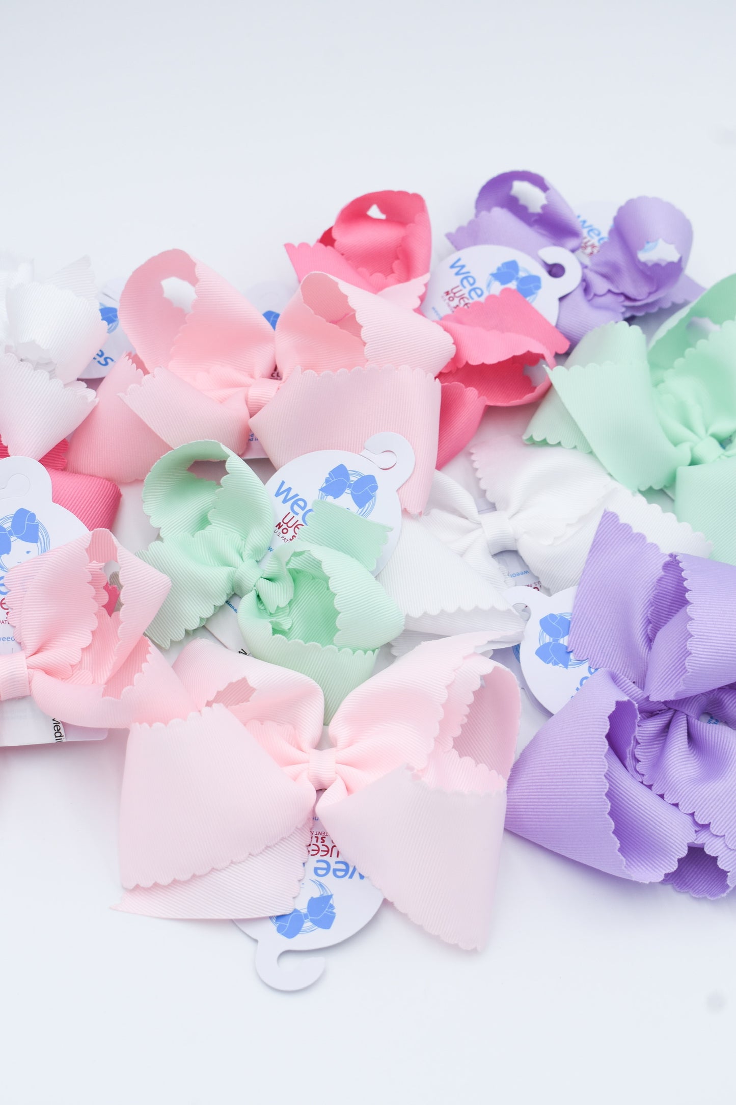 King Scallop Edge Classic Wrap Bow