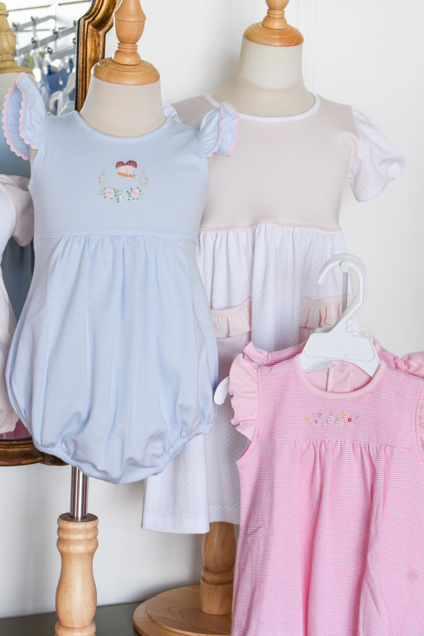 Butterfly Wreath Angel Sleeve Bubble