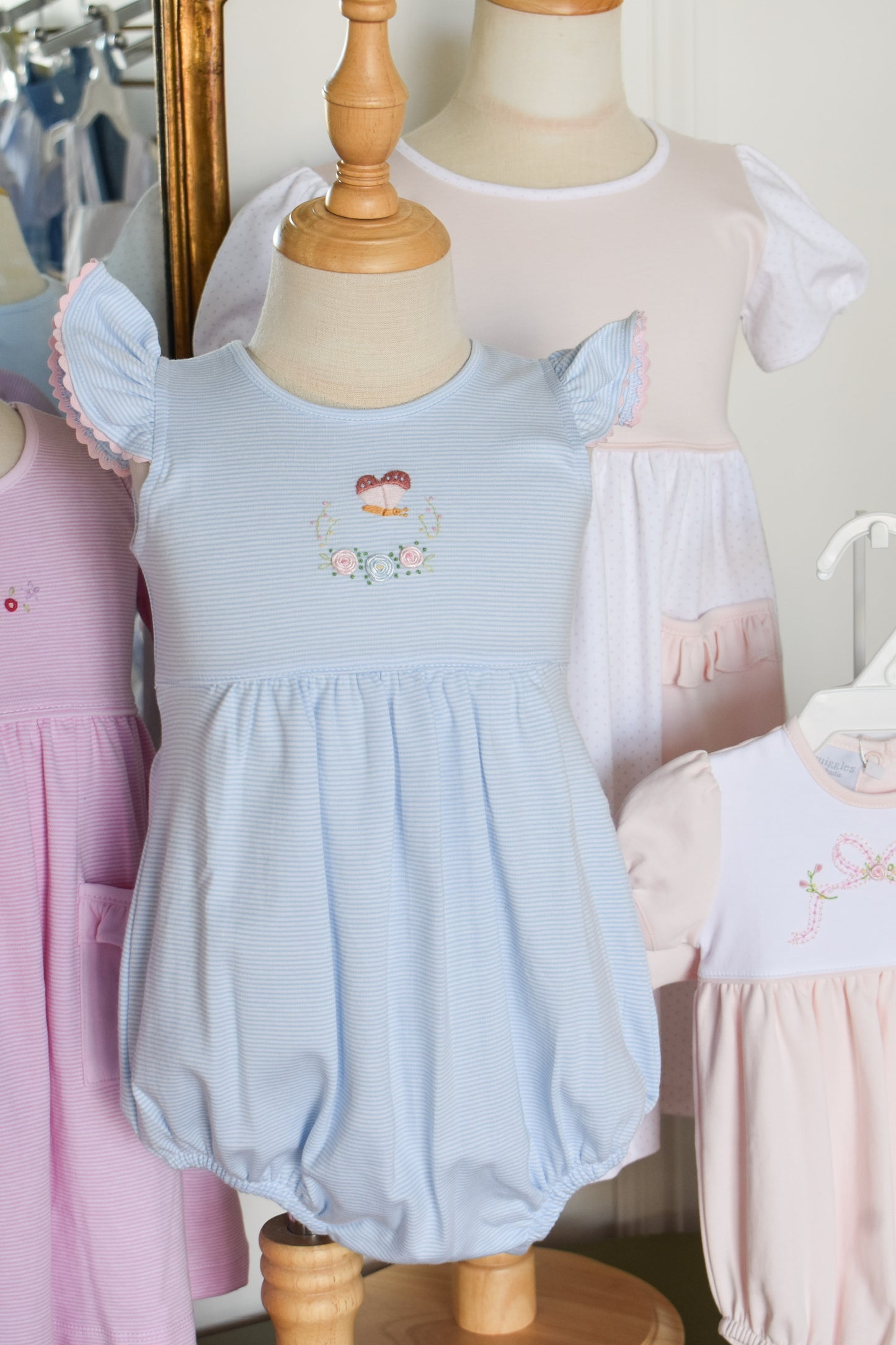 Butterfly Wreath Angel Sleeve Bubble